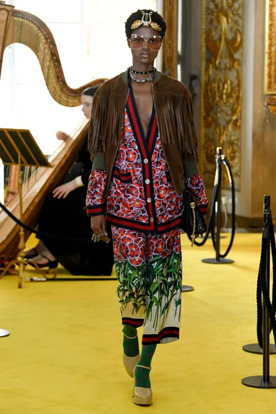 Look 68
